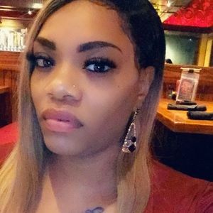 Meet your Posher, Crystal